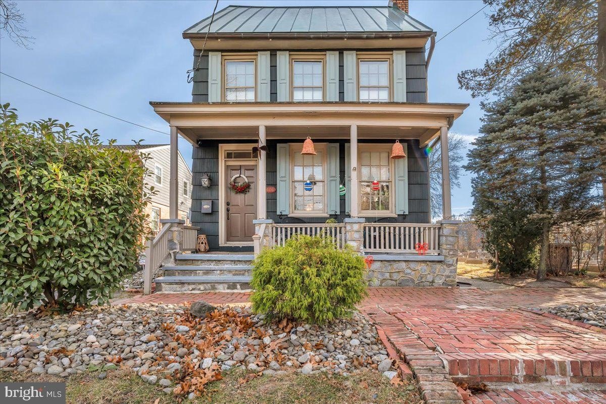 Currently Displayed Property Photo